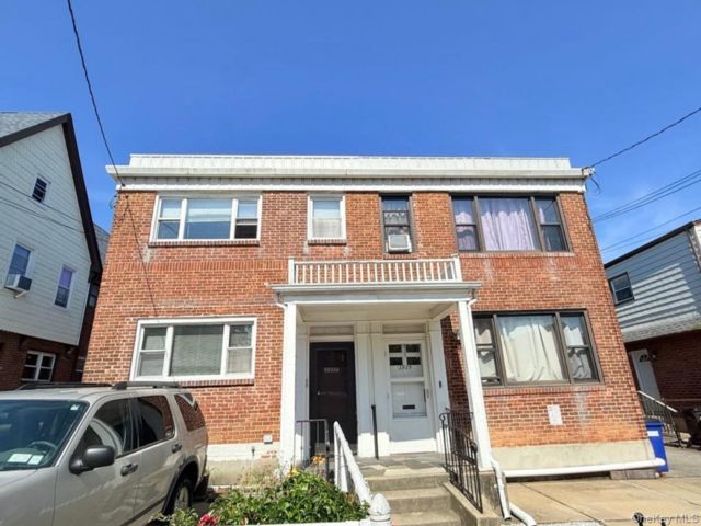  4 BR,  1.00 BTH &nbsp;Other style home in Bayside