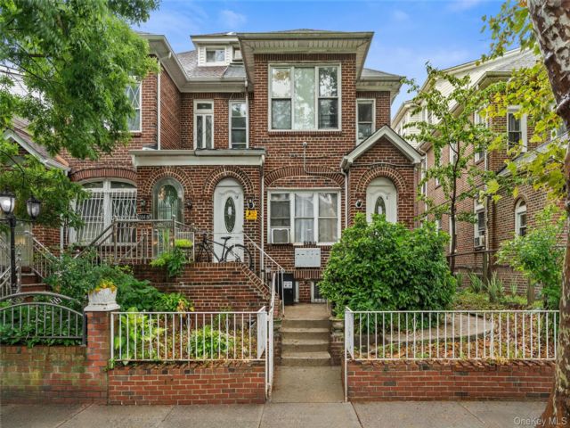 Studio,  0.00 BTH &nbsp;House style home in Jackson Heights