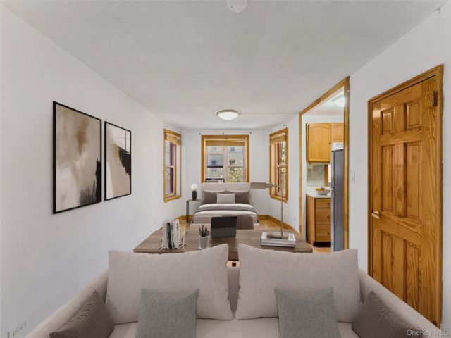 Studio,  1.00 BTH &nbsp;Mid rise style home in Jackson Heights