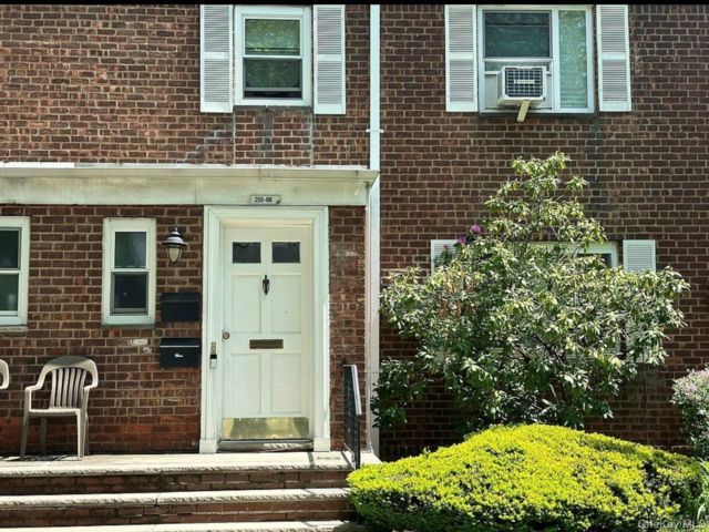 [Glen Oaks Real Estate, listing number 7309692]