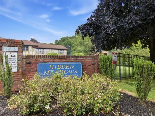  1 BR,  1.00 BTH &nbsp;Garden style home in Middle Island
