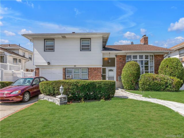  4 BR,  3.00 BTH &nbsp;Other style home in East Meadow