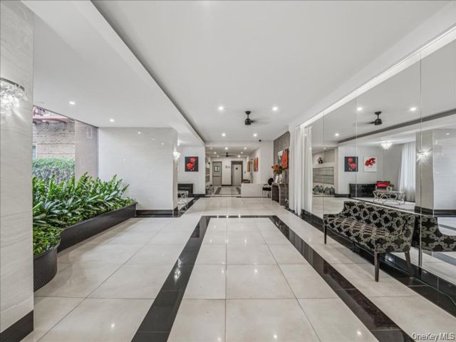  2 BR,  2.00 BTH &nbsp;High rise style home in Rego Park