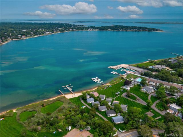Studio,  0.00 BTH &nbsp;House style home in Hampton Bays