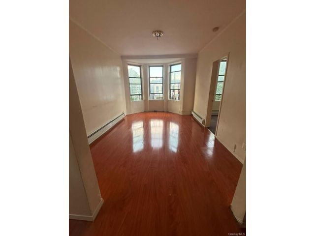  3 BR,  1.00 BTH &nbsp;Other style home in Parkchester
