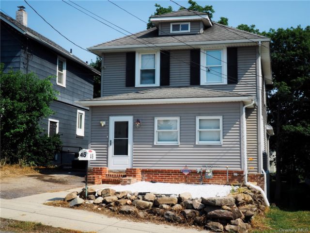  3 BR,  2.00 BTH &nbsp;Colonial style home in Newburgh