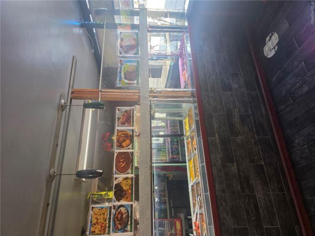 [PHOTO]