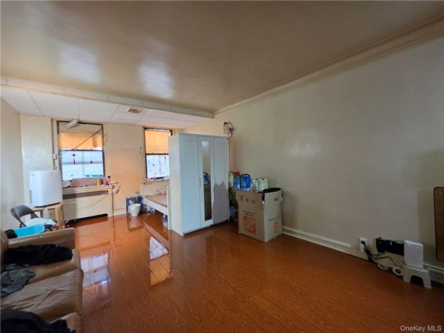  2 BR,  1.00 BTH &nbsp;Mid rise style home in Flushing