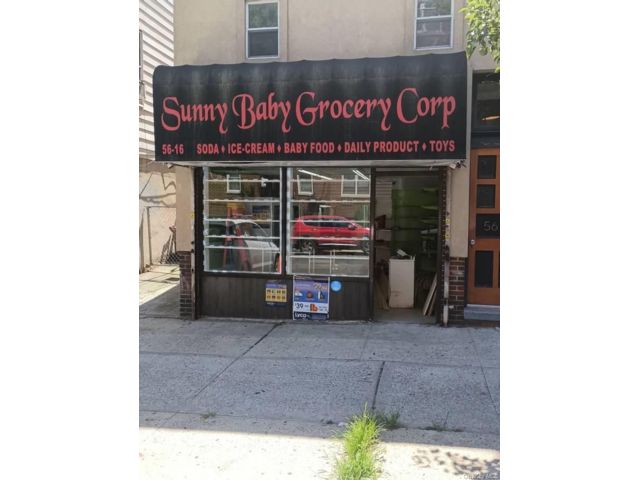 Studio,  0.00 BTH &nbsp;Commercial style home in Woodside