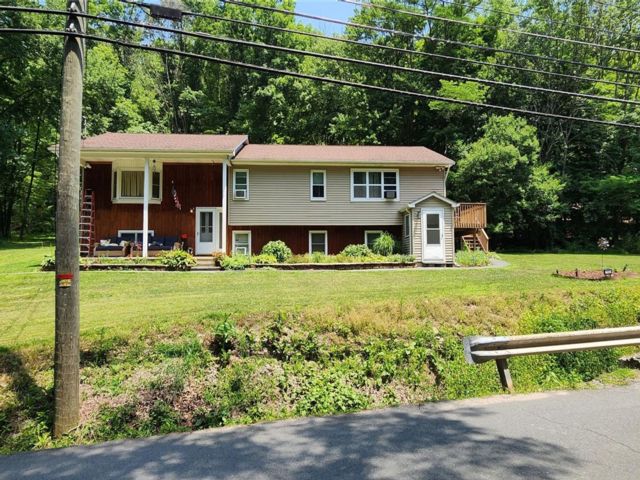  1 BR,  1.00 BTH &nbsp;Raised ranch style home in Port Jervis