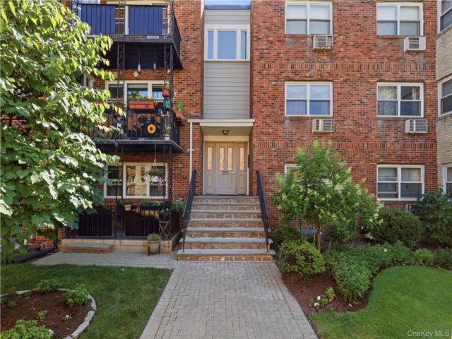 [White Plains Real Estate, listing number 7310199]
