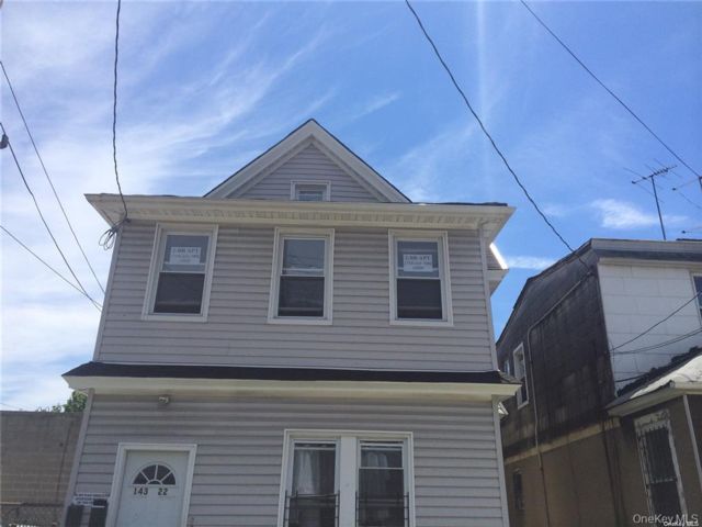  3 BR,  1.00 BTH &nbsp;Full floor apar style home in Briarwood