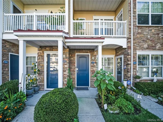  2 BR,  2.00 BTH &nbsp;Other style home in Patchogue