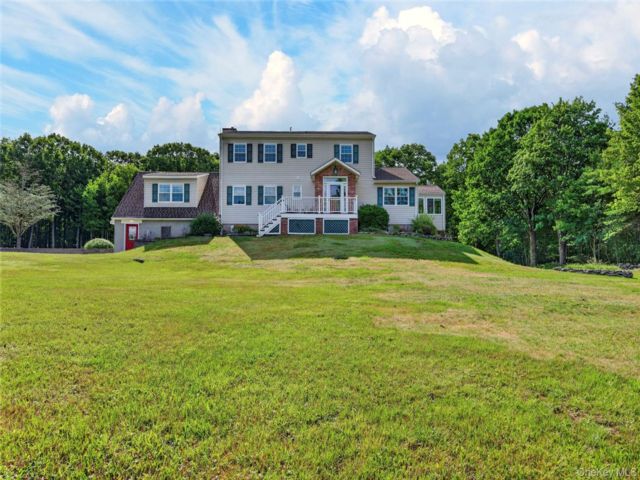  5 BR,  3.00 BTH &nbsp;Colonial style home in Napanoch