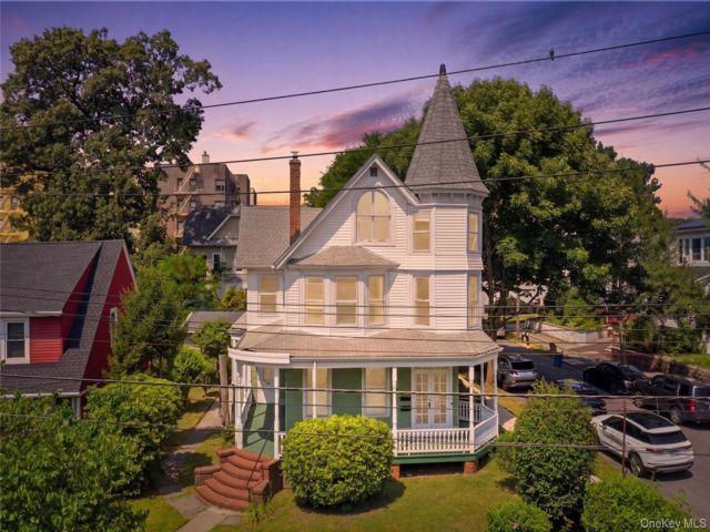 [Woodlawn Real Estate, listing number 7310380]