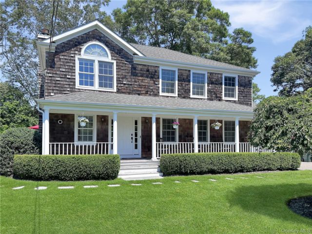  4 BR,  3.00 BTH &nbsp;Colonial style home in Mattituck