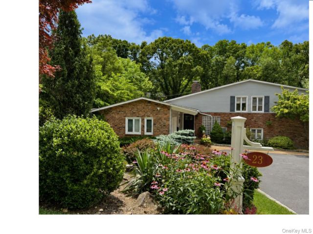  4 BR,  3.00 BTH &nbsp;A-frame style home in East Norwich