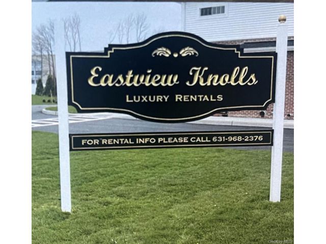  2 BR,  2.00 BTH &nbsp;Colonial style home in Central Islip