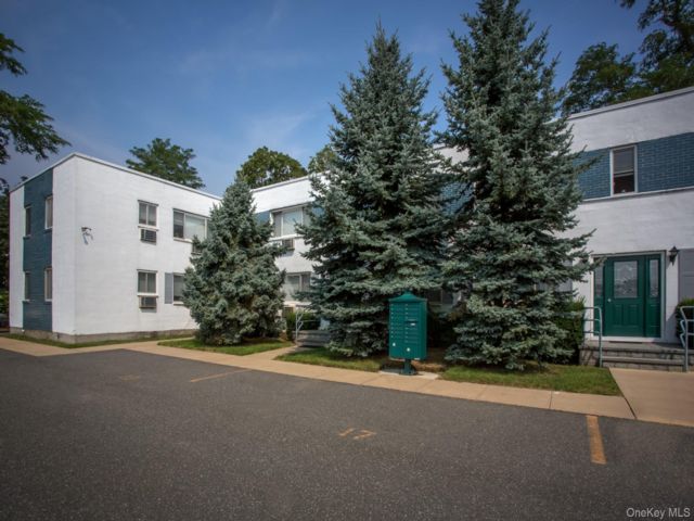  1 BR,  1.00 BTH &nbsp;Other style home in Amityville