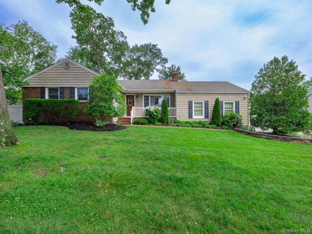 [Stony Brook Real Estate, listing number 7310482]