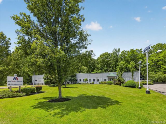 Studio,  0.00 BTH &nbsp;House style home in Newburgh