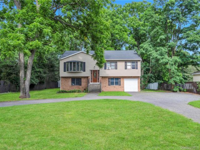 [Centereach Real Estate, listing number 7310655]