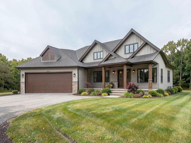  4 BR,  3.00 BTH &nbsp;Contemporary style home in Wappingers Falls