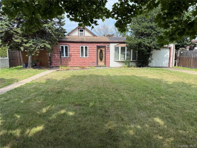  3 BR,  1.00 BTH &nbsp;Bungalow style home in Elmont