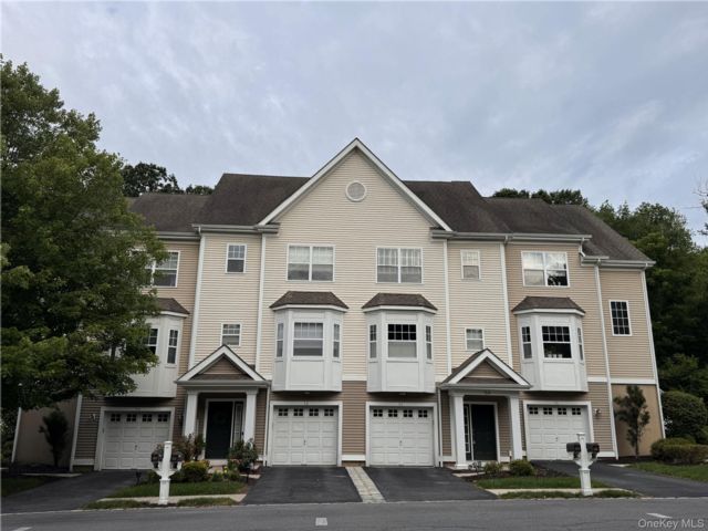  2 BR,  3.00 BTH &nbsp;A-frame style home in Middletown