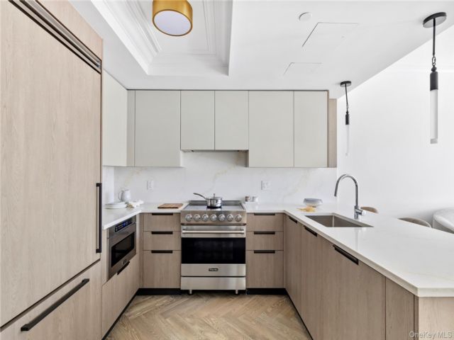  3 BR,  3.00 BTH &nbsp;Other style home in Forest Hills