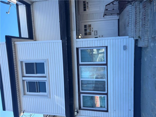  2 BR,  1.00 BTH &nbsp;Modern style home in Ozone Park