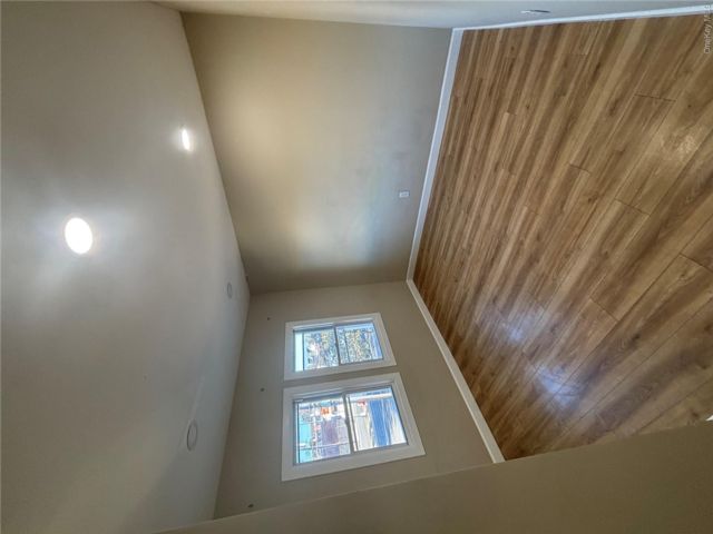 [PHOTO]