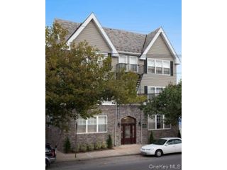  2 BR,  1.00 BTH &nbsp;Other style home in Hewlett