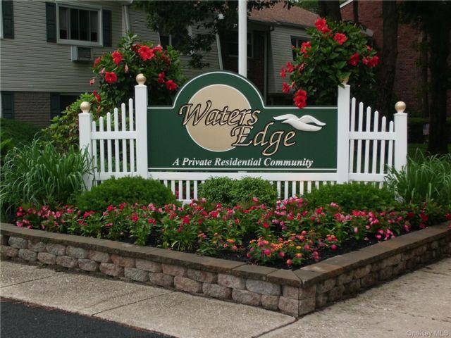  1 BR,  1.00 BTH &nbsp;Garden style home in Patchogue