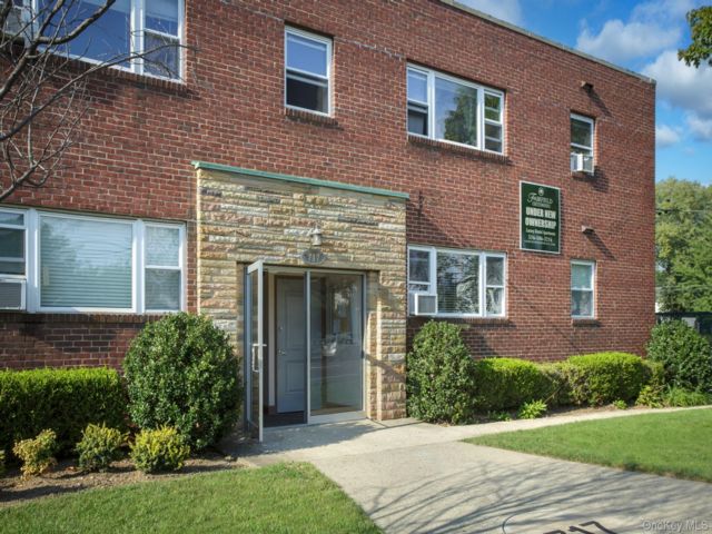  1 BR,  1.00 BTH &nbsp;Other style home in Farmingdale