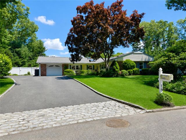  5 BR,  2.00 BTH &nbsp;Ranch style home in Stony Brook