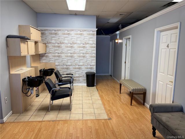 [PHOTO]
