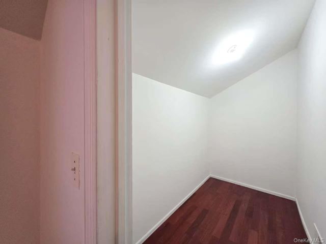 [PHOTO]