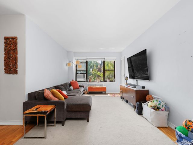 [White Plains Real Estate, listing number 7311251]