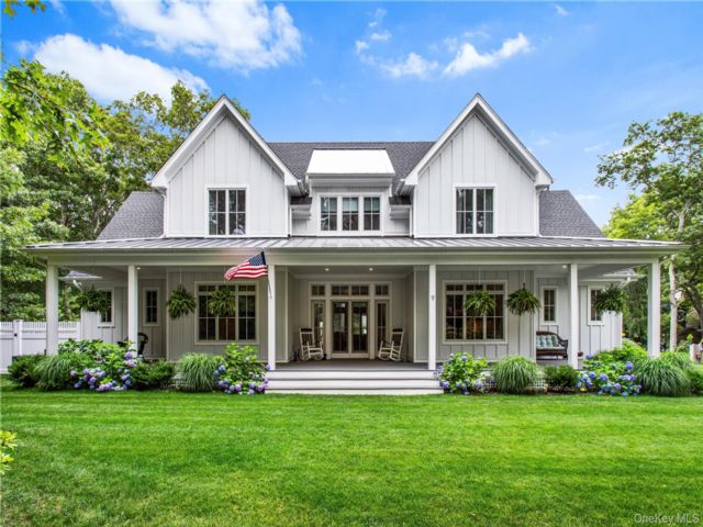  6 BR,  6.00 BTH &nbsp;Post modern style home in East Quogue