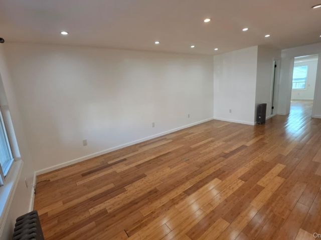 2 BR,  1.00 BTH &nbsp;Colonial style home in Jamaica