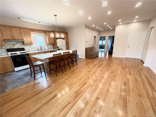 [Maspeth Real Estate, listing number 7311348]