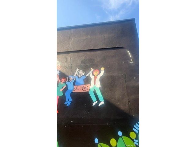 [PHOTO]