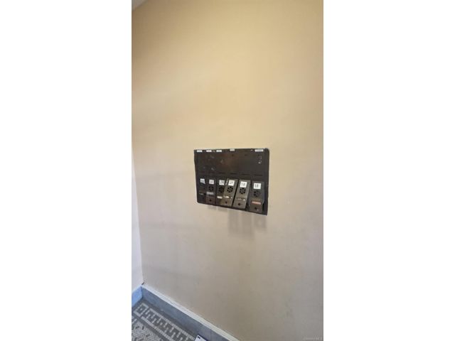[PHOTO]