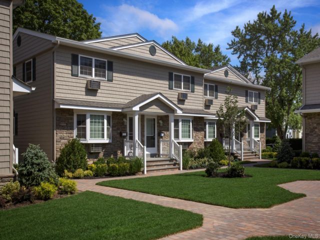  1 BR,  1.00 BTH &nbsp;Includes legal  style home in Babylon