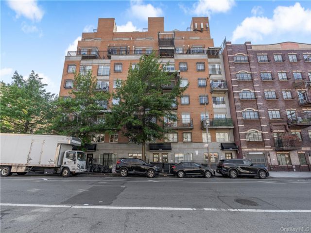  5 BR,  3.00 BTH &nbsp;Other style home in Clinton Hill