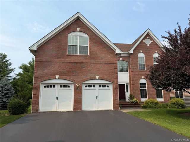  4 BR,  4.00 BTH &nbsp;Colonial style home in Fishkill