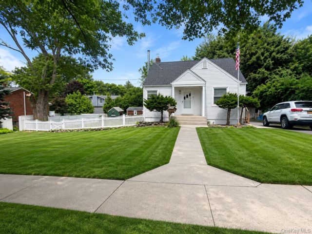  3 BR,  1.00 BTH &nbsp;Cape cod style home in Tappan