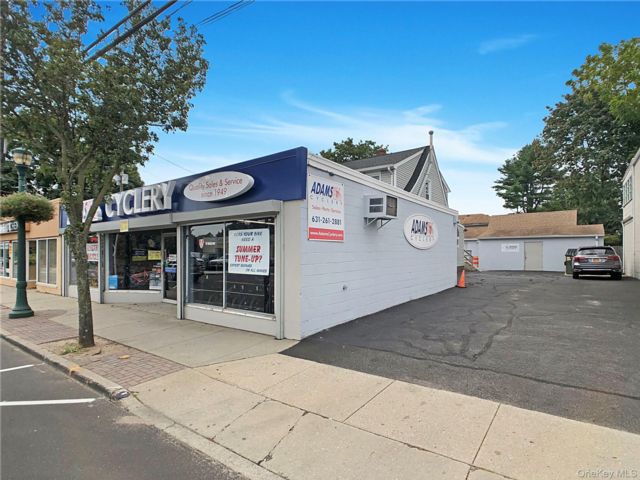 Studio,  0.00 BTH &nbsp;Commercial style home in East Northport