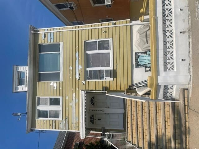 [Wakefield Real Estate, listing number 7311733]